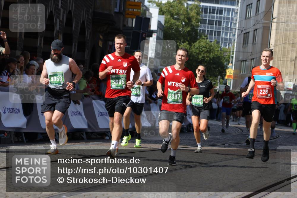 13.09.2026 - 21. swb-Marathon Bremen Strokosch-Dieckow http://msf.ph/oto/10301407 13.09.2026 13:21:39 Ziel 226, 2904, 2979, 3120, 3202, 3534, 4165, 4234, 4445, 4484, 4519, 6357, 6862, 8323, 8408, 8791, 8923, 9267, 9268, 9514, 9722, 9900, 572, 1209, 1254, 2397, 3290, 3338, 3695, 3774, 3934, 4581, 4735, 6865, 6976, 7098, 8438, 8947, 9059, 9421, 10120 meine-sportfotos.de