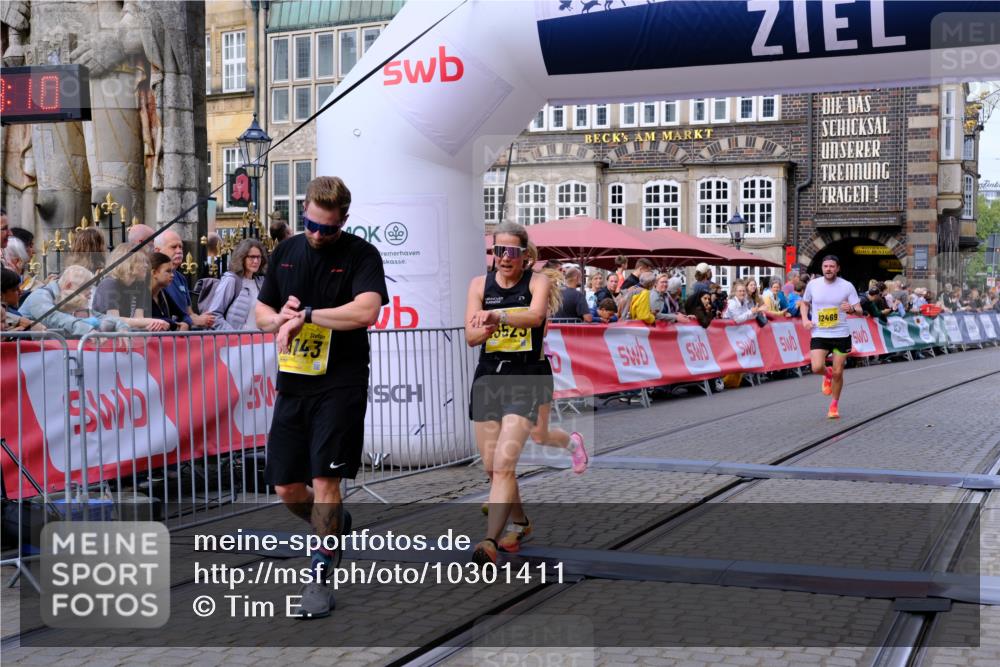 13.09.2026 - 21. swb-Marathon Bremen Tim E. http://msf.ph/oto/10301411 13.09.2026 10:43:27 Ziel 10336, 11042, 11143, 11265, 11442, 11632, 12053, 12469, 13523 meine-sportfotos.de