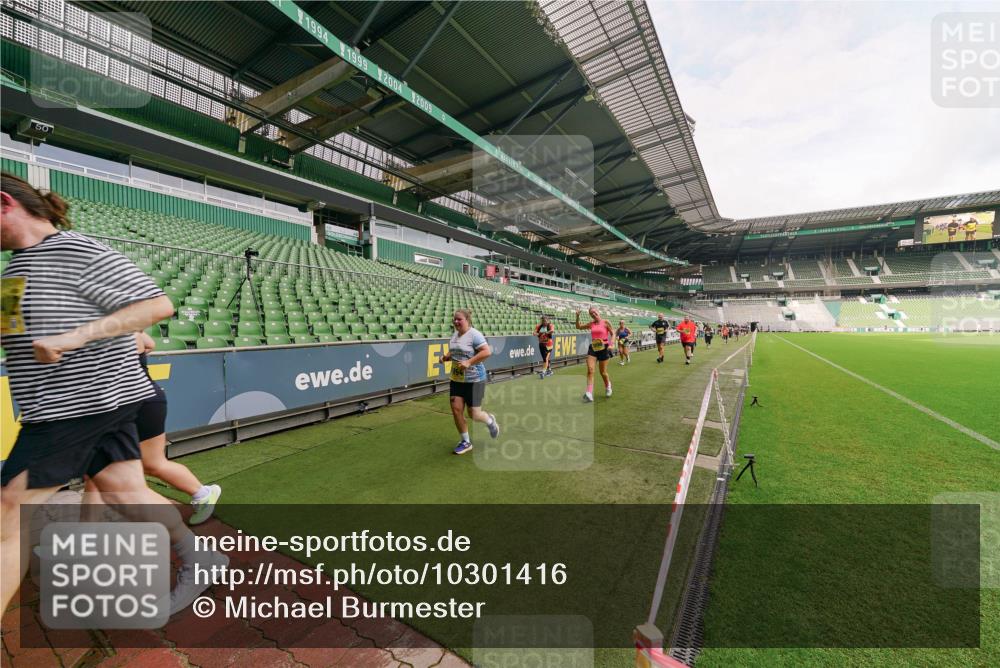 13.09.2026 - 21. swb-Marathon Bremen Michael Burmester http://msf.ph/oto/10301416 13.09.2026 10:45:17 Laufen im Stadion 10137, 10176, 10191, 10192, 10194, 10202, 10242, 10295, 10344, 10430, 10472, 10524, 10568, 10600, 10629, 10651, 10679, 10713, 10756, 10779, 10882, 10979, 10997, 10999, 11081, 11181, 11200, 11233, 11244, 11307, 11309, 11355, 11367, 11385, 11408, 11495, 11574, 11629, 11709, 11808, 11821, 11932, 11943, 12057, 12089, 12151, 12153, 12177, 12178, 12224, 12226, 12285, 12311, 12321, 12334, 12374, 12539, 10148, 10303, 10330 meine-sportfotos.de