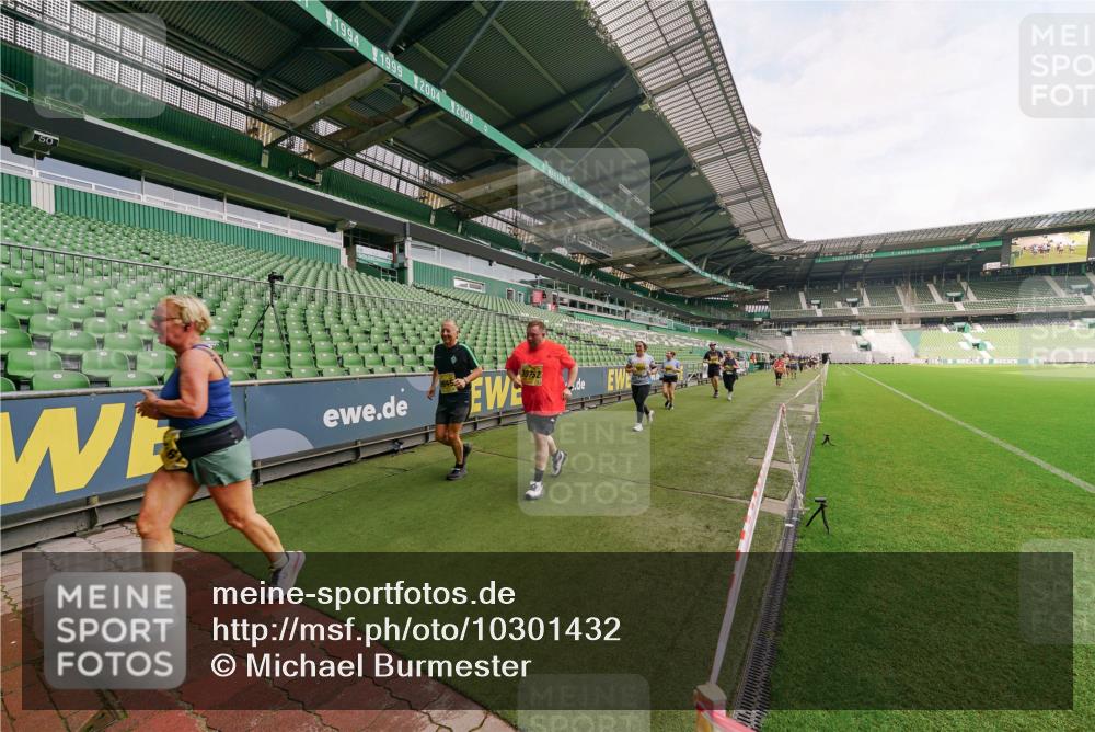 13.09.2026 - 21. swb-Marathon Bremen Michael Burmester http://msf.ph/oto/10301432 13.09.2026 10:45:22 Laufen im Stadion 10137, 10176, 10191, 10192, 10194, 10202, 10242, 10295, 10344, 10430, 10472, 10524, 10568, 10600, 10629, 10651, 10679, 10713, 10756, 10779, 10979, 10997, 10999, 11081, 11181, 11200, 11233, 11244, 11307, 11309, 11355, 11367, 11385, 11408, 11495, 11574, 11629, 11709, 11808, 11821, 11932, 11943, 12057, 12089, 12151, 12153, 12177, 12178, 12224, 12226, 12285, 12311, 12321, 12334, 12374, 12462, 12539, 10148, 10303, 10330 meine-sportfotos.de