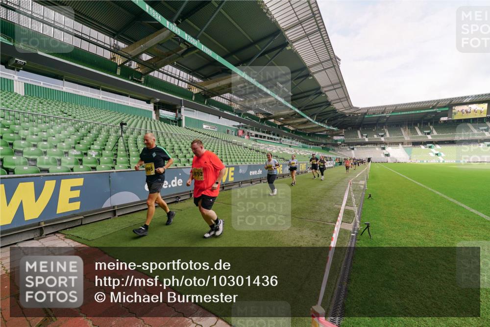 13.09.2026 - 21. swb-Marathon Bremen Michael Burmester http://msf.ph/oto/10301436 13.09.2026 10:45:23 Laufen im Stadion 10137, 10176, 10191, 10192, 10194, 10202, 10242, 10295, 10344, 10430, 10472, 10524, 10568, 10600, 10629, 10651, 10679, 10713, 10756, 10779, 10979, 10997, 10999, 11081, 11181, 11200, 11233, 11244, 11307, 11309, 11355, 11367, 11385, 11408, 11495, 11574, 11629, 11709, 11808, 11821, 11932, 11943, 12057, 12089, 12151, 12153, 12177, 12178, 12224, 12226, 12285, 12311, 12321, 12334, 12374, 12462, 12539, 10148, 10303, 10330 meine-sportfotos.de
