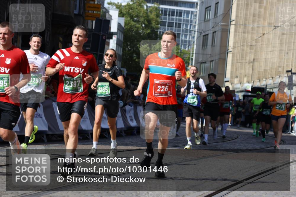 13.09.2026 - 21. swb-Marathon Bremen Strokosch-Dieckow http://msf.ph/oto/10301446 13.09.2026 13:21:40 Ziel 226, 2904, 2979, 3120, 3202, 3534, 4165, 4234, 4445, 4484, 4519, 6357, 6862, 8184, 8323, 8408, 8730, 8791, 8923, 9267, 9268, 9514, 9722, 9900, 572, 1209, 2397, 3290, 3338, 3695, 3774, 3934, 4581, 4735, 6865, 6976, 7098, 8438, 8947, 9421, 10120 meine-sportfotos.de