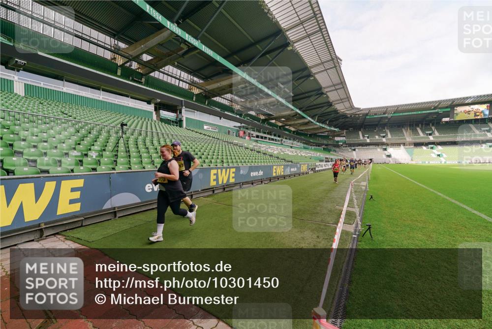 13.09.2026 - 21. swb-Marathon Bremen Michael Burmester http://msf.ph/oto/10301450 13.09.2026 10:45:28 Laufen im Stadion 10137, 10176, 10191, 10192, 10194, 10202, 10242, 10295, 10344, 10430, 10472, 10524, 10568, 10600, 10629, 10651, 10679, 10713, 10979, 10999, 11050, 11081, 11181, 11200, 11233, 11244, 11307, 11309, 11355, 11367, 11385, 11408, 11495, 11574, 11629, 11709, 11760, 11808, 11821, 11932, 11943, 12057, 12089, 12151, 12153, 12177, 12178, 12224, 12226, 12285, 12311, 12321, 12334, 12374, 12462, 12539, 10148, 10303, 10330, 10361, 10362 meine-sportfotos.de