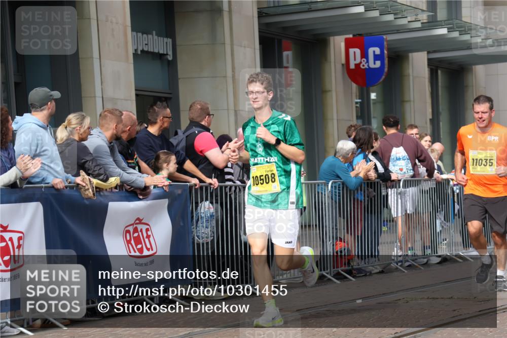 13.09.2026 - 21. swb-Marathon Bremen Strokosch-Dieckow http://msf.ph/oto/10301455 13.09.2026 10:49:44 Ziel 10452, 10508, 10593, 10876, 10966, 11005, 11035, 11111, 11128, 11183, 11415, 12240, 12380, 12510, 10709, 10739, 10835, 10846, 10910, 11007, 11092, 11191, 11635, 11717, 12376 meine-sportfotos.de