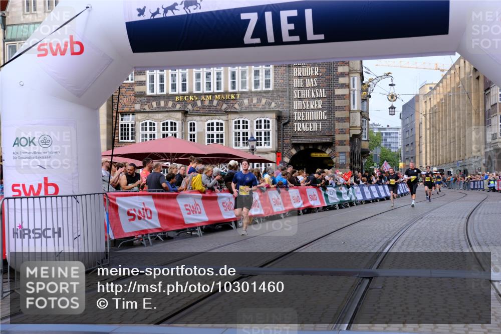 13.09.2026 - 21. swb-Marathon Bremen Tim E. http://msf.ph/oto/10301460 13.09.2026 10:43:35 Ziel 10346, 10456, 10618, 11042, 11143, 11632, 12053, 12406, 12469, 13523 meine-sportfotos.de
