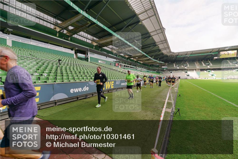 13.09.2026 - 21. swb-Marathon Bremen Michael Burmester http://msf.ph/oto/10301461 13.09.2026 10:45:39 Laufen im Stadion 10137, 10176, 10191, 10192, 10194, 10202, 10242, 10295, 10344, 10430, 10472, 10524, 10568, 10600, 10651, 10679, 10713, 10979, 10999, 11050, 11081, 11181, 11200, 11233, 11244, 11296, 11309, 11367, 11385, 11495, 11529, 11546, 11574, 11629, 11675, 11709, 11760, 11808, 11821, 11932, 11943, 12057, 12089, 12151, 12153, 12177, 12178, 12211, 12224, 12226, 12285, 12311, 12321, 12334, 12374, 12462, 12539, 10148, 10303, 10330, 10361, 10362 meine-sportfotos.de