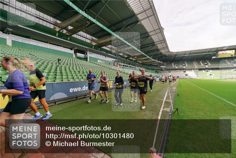 13.09.2026 - 21. swb-Marathon Bremen Michael Burmester http://msf.ph/oto/10301480 13.09.2026 10:45:44 Laufen im Stadion 10137, 10176, 10191, 10192, 10194, 10202, 10242, 10344, 10430, 10472, 10524, 10568, 10600, 10651, 10679, 10713, 10979, 11050, 11081, 11181, 11200, 11244, 11296, 11309, 11367, 11385, 11495, 11529, 11530, 11546, 11574, 11629, 11675, 11709, 11760, 11808, 11821, 11932, 11943, 12057, 12089, 12151, 12153, 12177, 12178, 12211, 12224, 12226, 12285, 12311, 12316, 12317, 12321, 12334, 12374, 12422, 12462, 12539, 10002, 10148, 10303, 10330, 10361, 10362 meine-sportfotos.de