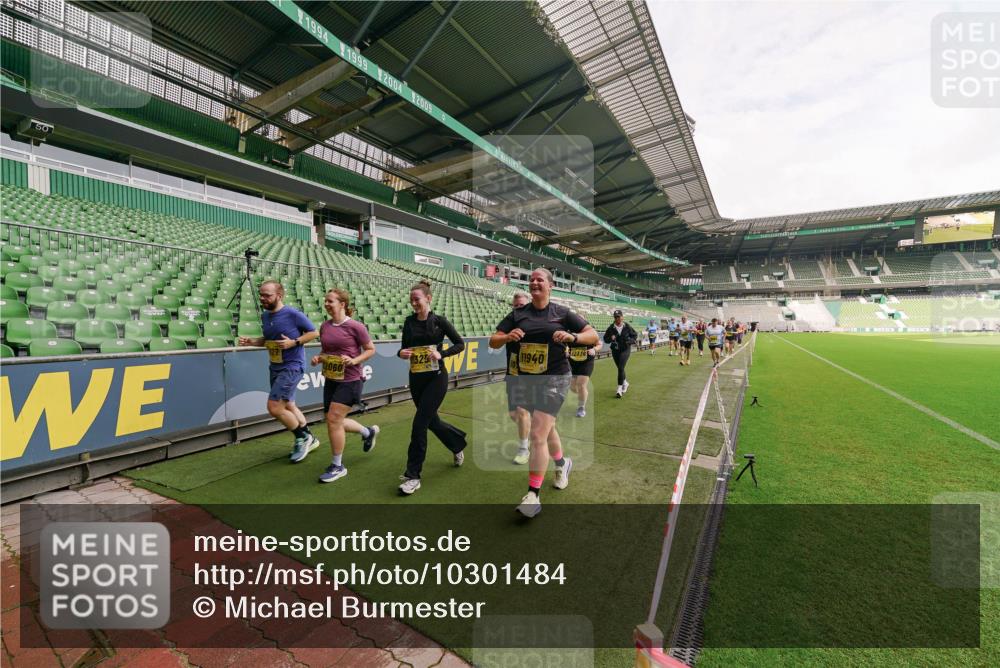 13.09.2026 - 21. swb-Marathon Bremen Michael Burmester http://msf.ph/oto/10301484 13.09.2026 10:45:45 Laufen im Stadion 10137, 10176, 10191, 10192, 10194, 10202, 10242, 10344, 10430, 10472, 10524, 10568, 10600, 10651, 10679, 10713, 10979, 11050, 11081, 11181, 11200, 11244, 11296, 11309, 11367, 11385, 11495, 11529, 11530, 11546, 11574, 11629, 11675, 11709, 11760, 11808, 11821, 11932, 11943, 12057, 12089, 12151, 12153, 12177, 12178, 12211, 12224, 12226, 12285, 12311, 12316, 12317, 12321, 12334, 12374, 12422, 12462, 12539, 10002, 10148, 10303, 10330, 10361, 10362 meine-sportfotos.de