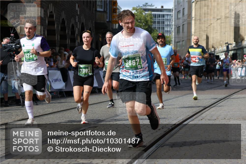 13.09.2026 - 21. swb-Marathon Bremen Strokosch-Dieckow http://msf.ph/oto/10301487 13.09.2026 13:29:51 Ziel 132, 1083, 1243, 1365, 1387, 1581, 2076, 2301, 2742, 2957, 3030, 3258, 3721, 4541, 4576, 5244, 5599, 6006, 6103, 6384, 6499, 6690, 6930, 7013, 7384, 7426, 7631, 7649, 7884, 8007, 8009, 8099, 8277, 8481, 8594, 8675, 8831, 9770, 9889, 10013, 13031, 109, 454, 1173, 1205, 1308, 1611, 1653, 1759, 1780, 1848, 2126, 3190, 3908, 4524, 5039, 5198, 5348, 5631, 6225, 6720, 6992, 6994, 8110, 8267, 8470, 9104, 9125 meine-sportfotos.de