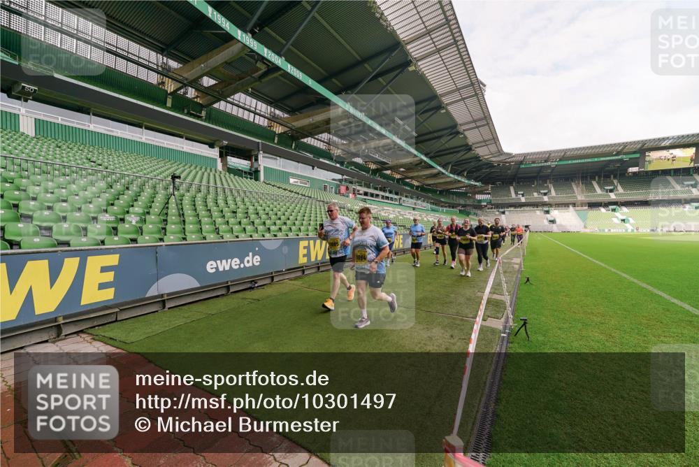 13.09.2026 - 21. swb-Marathon Bremen Michael Burmester http://msf.ph/oto/10301497 13.09.2026 10:45:50 Laufen im Stadion 10137, 10161, 10191, 10192, 10194, 10202, 10242, 10344, 10430, 10472, 10524, 10535, 10568, 10600, 10651, 10679, 10713, 10895, 10979, 11050, 11081, 11181, 11200, 11244, 11296, 11309, 11367, 11457, 11495, 11529, 11530, 11546, 11574, 11629, 11675, 11709, 11760, 11808, 11821, 11932, 11943, 12057, 12089, 12151, 12153, 12177, 12178, 12211, 12224, 12226, 12285, 12311, 12316, 12317, 12321, 12334, 12374, 12422, 12462, 12539, 10002, 10148, 10303, 10330, 10361, 10362 meine-sportfotos.de