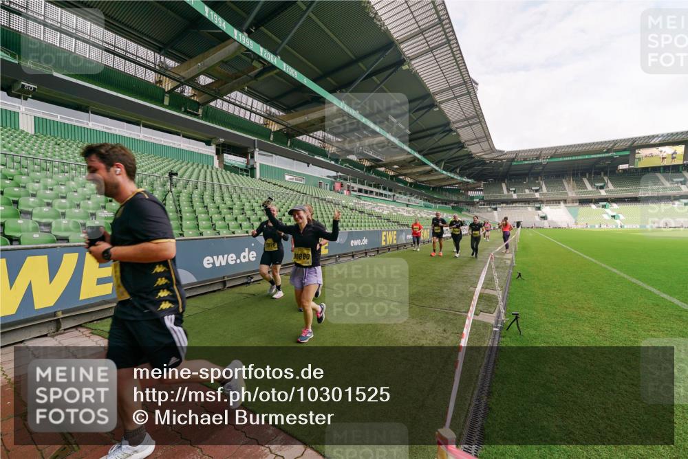 13.09.2026 - 21. swb-Marathon Bremen Michael Burmester http://msf.ph/oto/10301525 13.09.2026 10:45:56 Laufen im Stadion 10137, 10161, 10191, 10192, 10194, 10202, 10242, 10344, 10430, 10472, 10524, 10535, 10568, 10600, 10651, 10679, 10713, 10895, 10970, 10979, 11050, 11081, 11181, 11200, 11244, 11296, 11309, 11367, 11457, 11495, 11529, 11530, 11546, 11574, 11629, 11675, 11709, 11760, 11808, 11821, 11932, 12057, 12089, 12151, 12153, 12177, 12178, 12211, 12224, 12226, 12285, 12311, 12316, 12317, 12321, 12374, 12422, 12462, 12539, 10002, 10148, 10303, 10330, 10361, 10362 meine-sportfotos.de