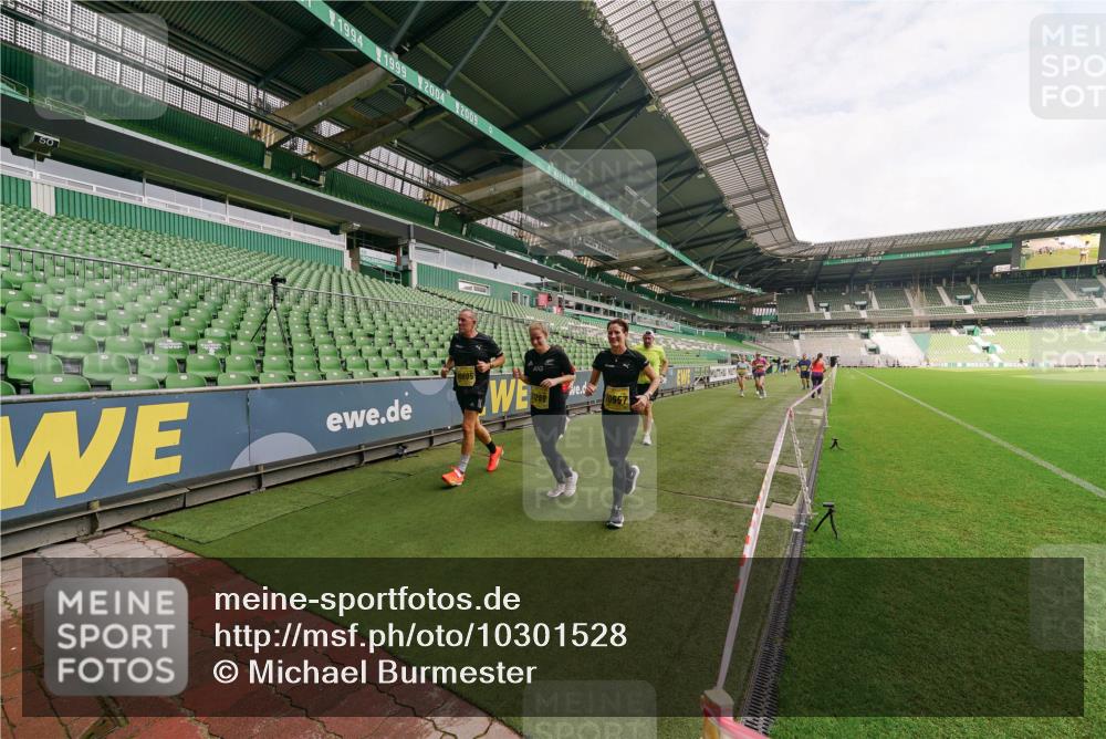 13.09.2026 - 21. swb-Marathon Bremen Michael Burmester http://msf.ph/oto/10301528 13.09.2026 10:45:59 Laufen im Stadion 10137, 10161, 10194, 10202, 10242, 10344, 10430, 10472, 10524, 10535, 10568, 10600, 10651, 10679, 10713, 10895, 10970, 10979, 11050, 11081, 11181, 11200, 11244, 11296, 11309, 11367, 11457, 11495, 11529, 11530, 11546, 11574, 11675, 11709, 11760, 11808, 11821, 11932, 12057, 12089, 12151, 12153, 12177, 12178, 12211, 12224, 12226, 12285, 12311, 12316, 12317, 12321, 12374, 12422, 12462, 12539, 10002, 10148, 10303, 10330, 10361, 10362 meine-sportfotos.de