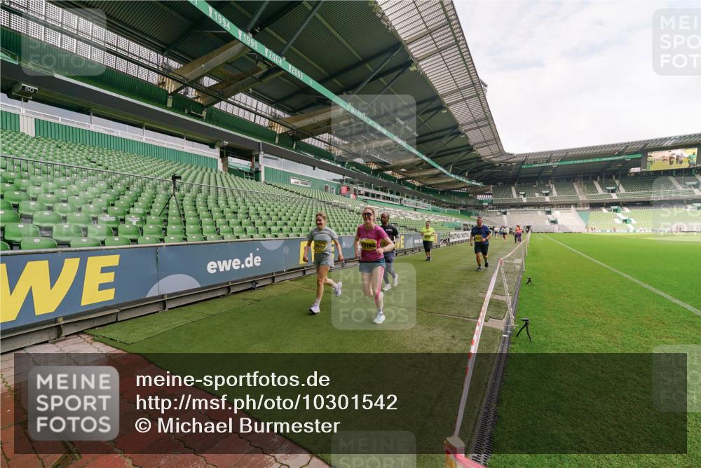 13.09.2026 - 21. swb-Marathon Bremen Michael Burmester http://msf.ph/oto/10301542 13.09.2026 10:46:06 Laufen im Stadion 10137, 10161, 10194, 10202, 10242, 10344, 10430, 10472, 10524, 10535, 10568, 10600, 10651, 10679, 10713, 10895, 10970, 10979, 11050, 11081, 11181, 11200, 11244, 11296, 11309, 11367, 11457, 11495, 11529, 11530, 11546, 11573, 11574, 11579, 11675, 11709, 11760, 11808, 11821, 11932, 12057, 12089, 12151, 12153, 12177, 12178, 12211, 12224, 12226, 12285, 12316, 12317, 12321, 12374, 12422, 12462, 12539, 10002, 10004, 10005, 10148, 10271, 10303, 10330, 10361, 10362 meine-sportfotos.de