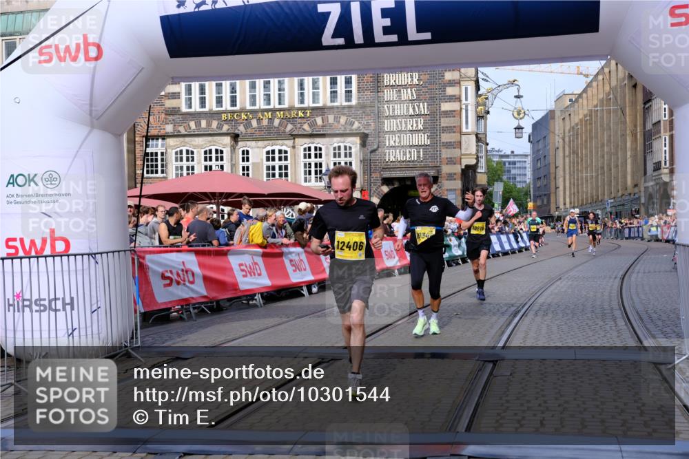 13.09.2026 - 21. swb-Marathon Bremen Tim E. http://msf.ph/oto/10301544 13.09.2026 10:43:40 Ziel 10328, 10346, 10456, 10618, 11468, 11826, 12406, 12469 meine-sportfotos.de