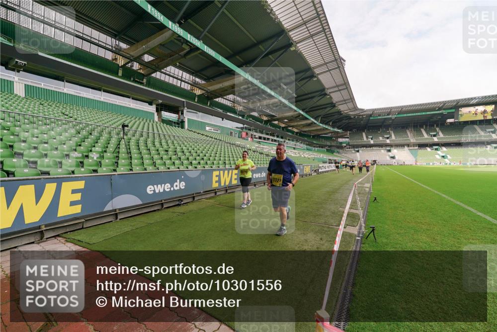 13.09.2026 - 21. swb-Marathon Bremen Michael Burmester http://msf.ph/oto/10301556 13.09.2026 10:46:09 Laufen im Stadion 10137, 10161, 10194, 10202, 10242, 10344, 10430, 10472, 10524, 10535, 10568, 10600, 10651, 10679, 10713, 10895, 10970, 10979, 11050, 11081, 11181, 11200, 11244, 11296, 11309, 11367, 11457, 11495, 11529, 11530, 11546, 11573, 11574, 11579, 11675, 11709, 11760, 11808, 11821, 11932, 12057, 12089, 12151, 12153, 12177, 12178, 12211, 12224, 12226, 12285, 12316, 12317, 12321, 12374, 12422, 12462, 12539, 10002, 10004, 10005, 10148, 10271, 10303, 10330, 10361, 10362 meine-sportfotos.de