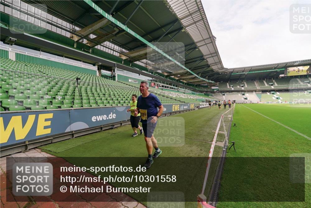 13.09.2026 - 21. swb-Marathon Bremen Michael Burmester http://msf.ph/oto/10301558 13.09.2026 10:46:10 Laufen im Stadion 10137, 10161, 10194, 10202, 10242, 10344, 10430, 10472, 10524, 10535, 10568, 10600, 10651, 10679, 10713, 10895, 10970, 10979, 11050, 11081, 11181, 11200, 11244, 11296, 11309, 11367, 11457, 11495, 11529, 11530, 11546, 11573, 11574, 11579, 11675, 11709, 11760, 11808, 11821, 11932, 12057, 12089, 12151, 12153, 12177, 12178, 12211, 12224, 12226, 12285, 12316, 12317, 12321, 12374, 12422, 12462, 12539, 10002, 10004, 10005, 10148, 10271, 10303, 10330, 10361, 10362 meine-sportfotos.de