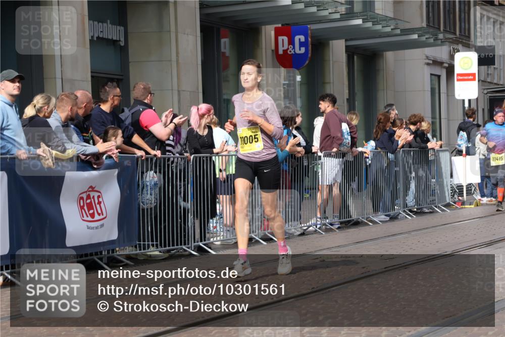 13.09.2026 - 21. swb-Marathon Bremen Strokosch-Dieckow http://msf.ph/oto/10301561 13.09.2026 10:49:49 Ziel 10452, 10593, 10876, 10966, 11005, 11035, 11111, 11128, 11178, 11415, 11497, 11499, 12240, 12269, 12380, 12510, 10508, 10709, 10835, 10910, 10966, 11007, 11035, 11092, 11183, 11635, 11717 meine-sportfotos.de