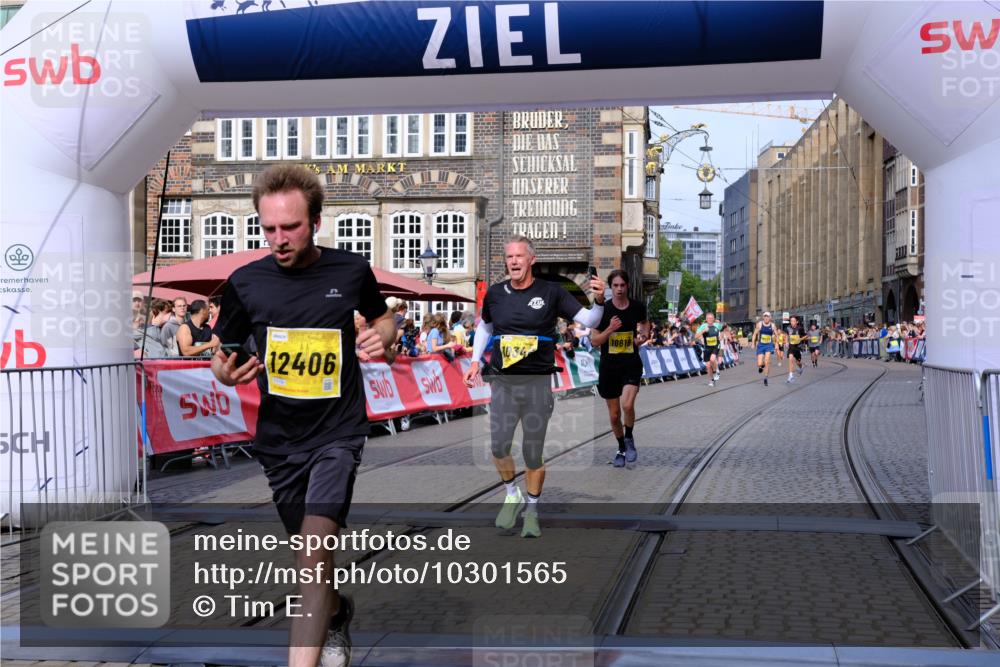 13.09.2026 - 21. swb-Marathon Bremen Tim E. http://msf.ph/oto/10301565 13.09.2026 10:43:40 Ziel 10328, 10346, 10456, 10618, 11468, 11826, 12406, 12469 meine-sportfotos.de