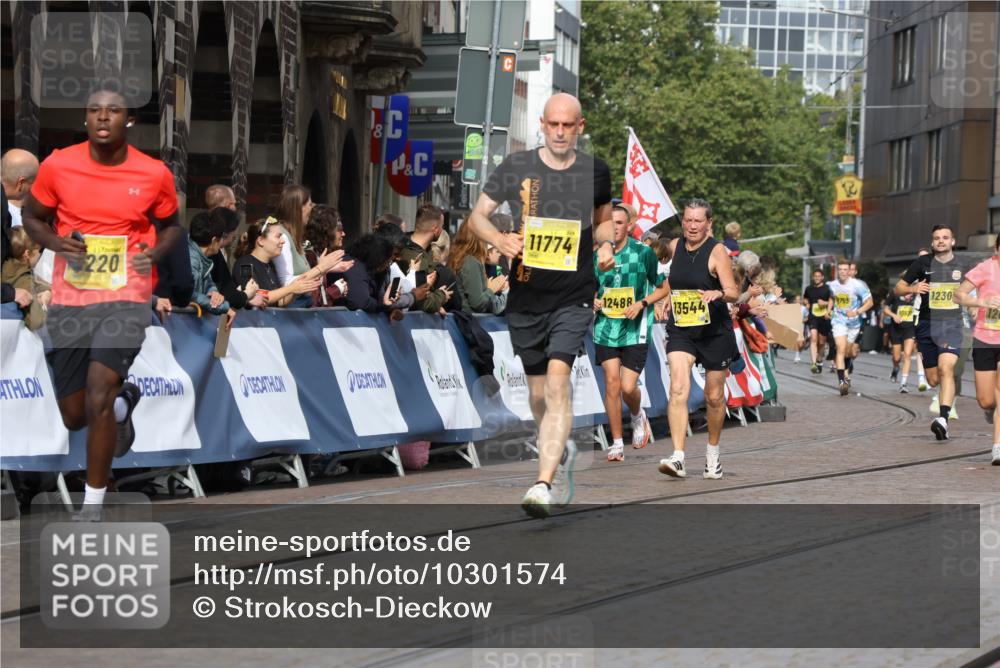 13.09.2026 - 21. swb-Marathon Bremen Strokosch-Dieckow http://msf.ph/oto/10301574 13.09.2026 10:50:44 Ziel 10170, 10233, 10525, 10840, 10923, 11178, 11276, 11497, 11499, 11622, 11664, 11680, 11742, 12045, 12078, 12269, 12447, 13562, 10200, 10537, 11076, 11087, 11170, 11961, 12004, 12070, 12179, 12351, 12407, 12560 meine-sportfotos.de