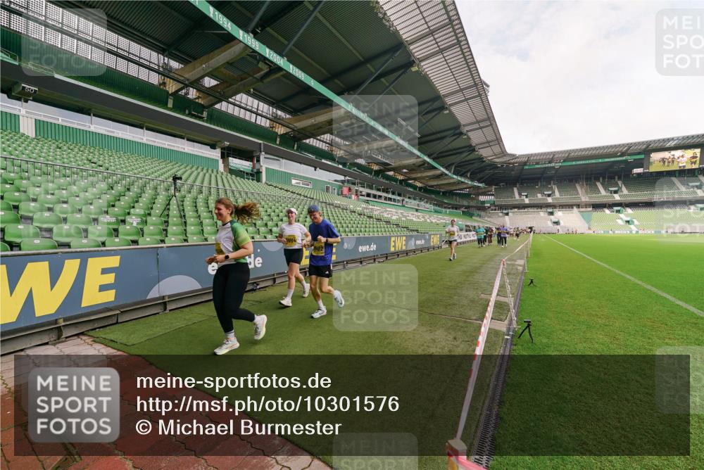 13.09.2026 - 21. swb-Marathon Bremen Michael Burmester http://msf.ph/oto/10301576 13.09.2026 10:46:23 Laufen im Stadion 10137, 10161, 10194, 10202, 10242, 10344, 10349, 10430, 10472, 10524, 10535, 10568, 10600, 10651, 10895, 10933, 10970, 10979, 11050, 11181, 11200, 11244, 11296, 11309, 11367, 11457, 11529, 11530, 11546, 11573, 11574, 11579, 11639, 11675, 11709, 11760, 11808, 11821, 12057, 12089, 12153, 12177, 12178, 12211, 12224, 12285, 12316, 12317, 12374, 12422, 12462, 12539, 10002, 10004, 10005, 10148, 10271, 10303, 10325, 10330, 10335, 10361, 10362, 10459, 10513, 10605 meine-sportfotos.de