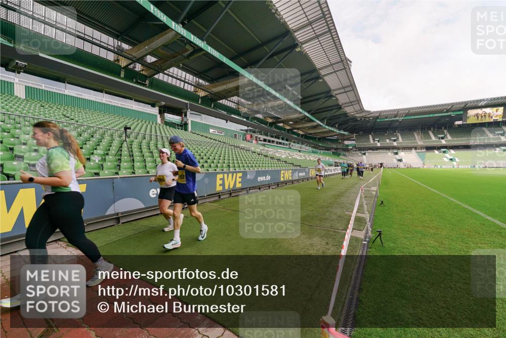 13.09.2026 - 21. swb-Marathon Bremen Michael Burmester http://msf.ph/oto/10301581 13.09.2026 10:46:23 Laufen im Stadion 10137, 10161, 10194, 10202, 10242, 10344, 10349, 10430, 10472, 10524, 10535, 10568, 10600, 10651, 10895, 10933, 10970, 10979, 11050, 11181, 11200, 11244, 11296, 11309, 11367, 11457, 11529, 11530, 11546, 11573, 11574, 11579, 11639, 11675, 11709, 11760, 11808, 11821, 12057, 12089, 12153, 12177, 12178, 12211, 12224, 12285, 12316, 12317, 12374, 12422, 12462, 12539, 10002, 10004, 10005, 10148, 10271, 10303, 10325, 10330, 10335, 10361, 10362, 10459, 10513, 10605 meine-sportfotos.de
