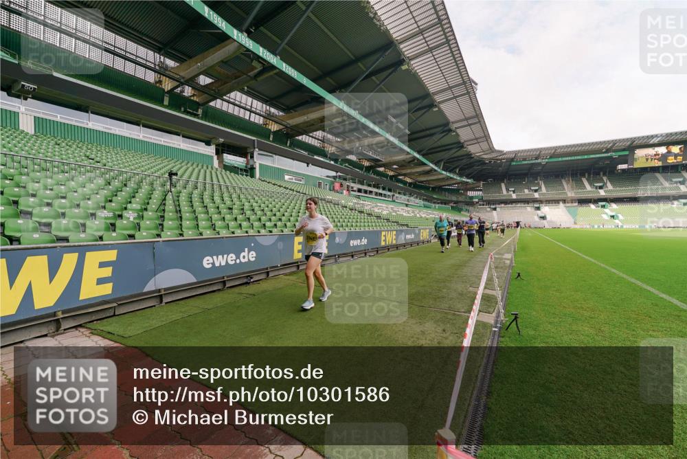 13.09.2026 - 21. swb-Marathon Bremen Michael Burmester http://msf.ph/oto/10301586 13.09.2026 10:46:27 Laufen im Stadion 10137, 10161, 10194, 10202, 10242, 10344, 10349, 10430, 10472, 10524, 10535, 10568, 10600, 10651, 10895, 10933, 10970, 10979, 11050, 11181, 11200, 11244, 11296, 11309, 11367, 11457, 11529, 11530, 11546, 11573, 11574, 11579, 11639, 11675, 11709, 11760, 11808, 11821, 12057, 12089, 12153, 12177, 12178, 12211, 12224, 12285, 12316, 12317, 12374, 12422, 12462, 12539, 10002, 10004, 10005, 10148, 10271, 10303, 10325, 10330, 10335, 10361, 10362, 10459, 10513, 10605 meine-sportfotos.de