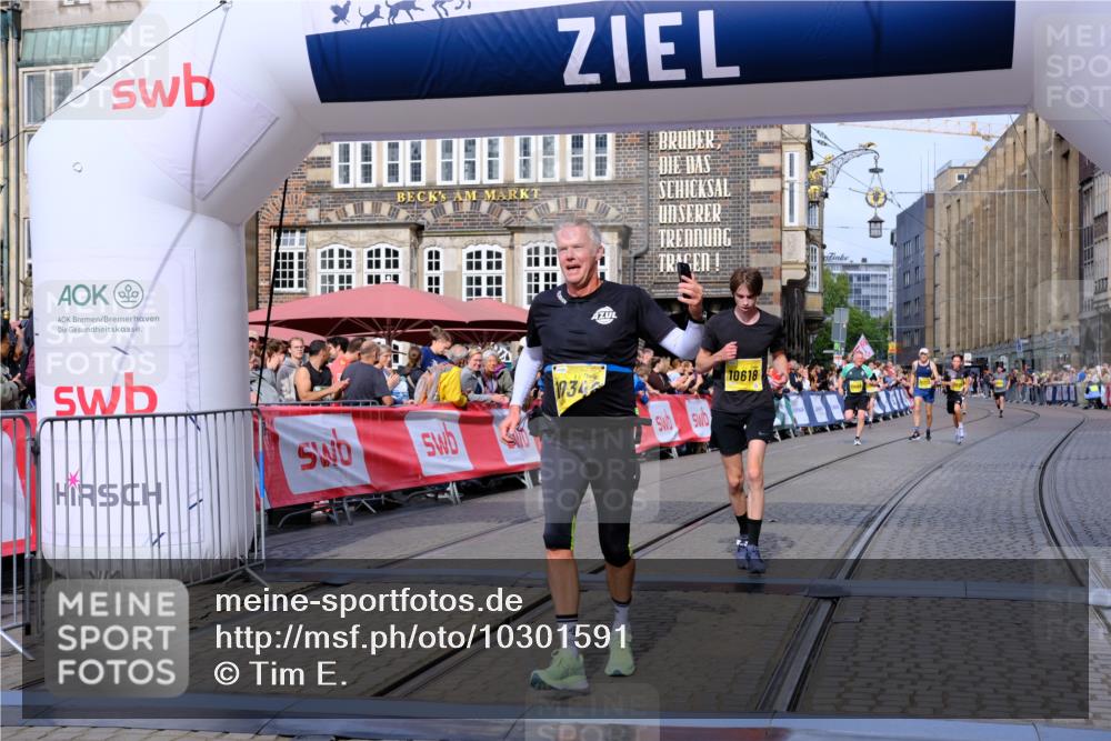 13.09.2026 - 21. swb-Marathon Bremen Tim E. http://msf.ph/oto/10301591 13.09.2026 10:43:41 Ziel 10328, 10346, 10456, 10618, 11468, 11607, 11826, 12406, 12469 meine-sportfotos.de