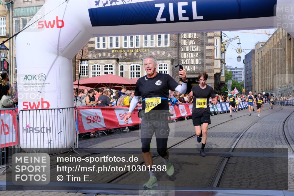 13.09.2026 - 21. swb-Marathon Bremen Tim E. http://msf.ph/oto/10301598 13.09.2026 10:43:41 Ziel 10328, 10346, 10456, 10618, 11468, 11607, 11826, 12406, 12469 meine-sportfotos.de