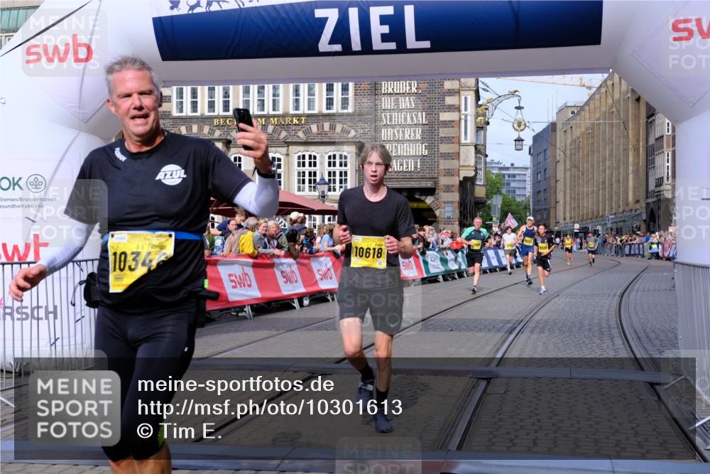 13.09.2026 - 21. swb-Marathon Bremen Tim E. http://msf.ph/oto/10301613 13.09.2026 10:43:42 Ziel 10328, 10346, 10456, 10618, 11468, 11607, 11826, 12406 meine-sportfotos.de