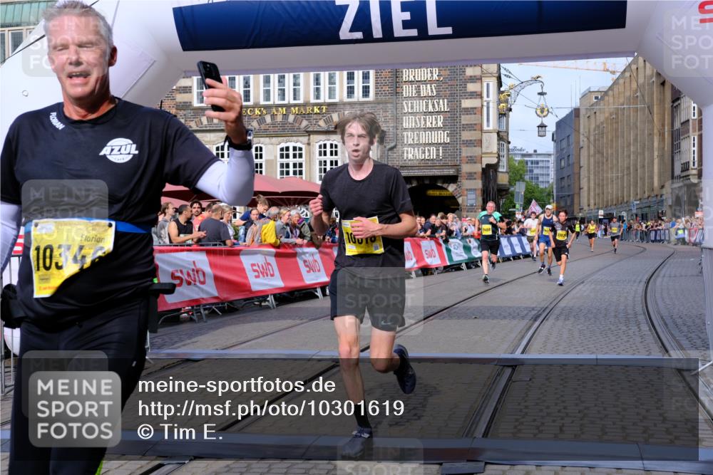 13.09.2026 - 21. swb-Marathon Bremen Tim E. http://msf.ph/oto/10301619 13.09.2026 10:43:43 Ziel 10328, 10346, 10456, 10618, 11468, 11607, 11826, 12406 meine-sportfotos.de