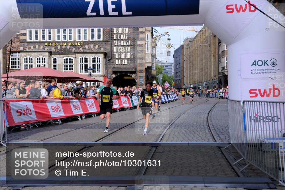 13.09.2026 - 21. swb-Marathon Bremen Tim E. http://msf.ph/oto/10301631 13.09.2026 10:43:44 Ziel 10328, 10346, 10456, 10618, 10742, 11468, 11607, 11826, 12406 meine-sportfotos.de