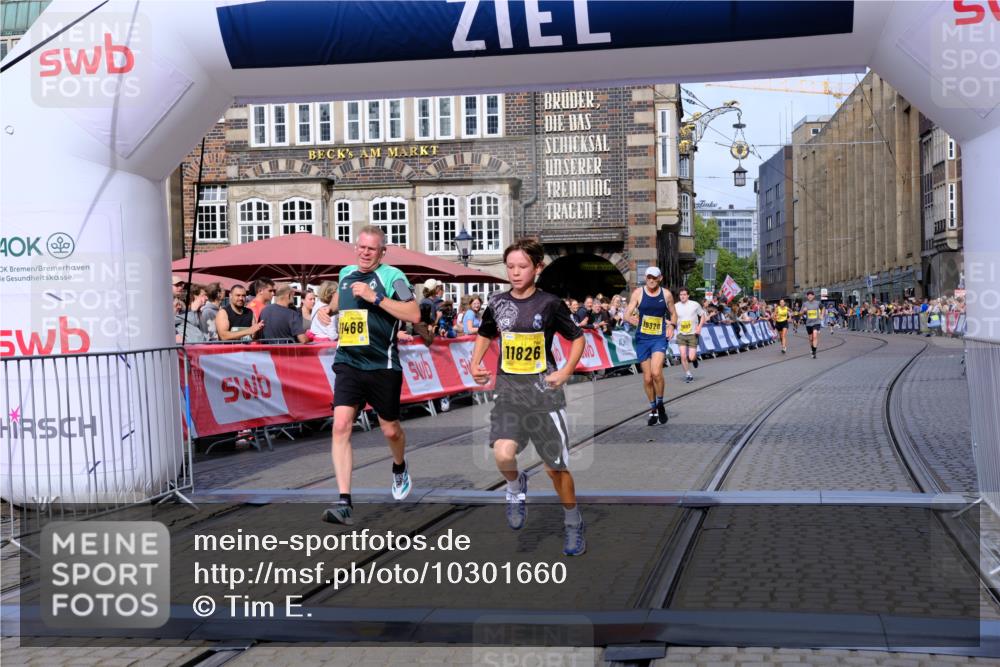 13.09.2026 - 21. swb-Marathon Bremen Tim E. http://msf.ph/oto/10301660 13.09.2026 10:43:45 Ziel 10328, 10346, 10456, 10618, 10742, 11468, 11607, 11826, 12406 meine-sportfotos.de