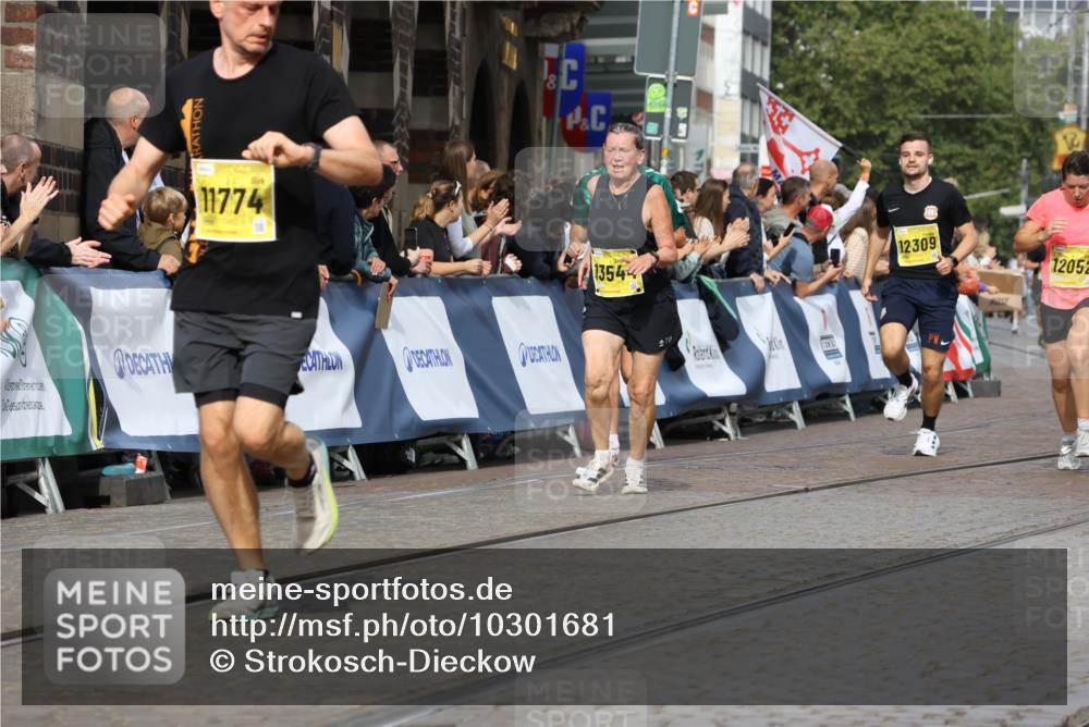 13.09.2026 - 21. swb-Marathon Bremen Strokosch-Dieckow http://msf.ph/oto/10301681 13.09.2026 10:50:46 Ziel 10170, 10233, 10525, 10840, 10923, 11178, 11276, 11497, 11499, 11622, 11664, 11680, 11742, 12045, 12078, 12269, 12447, 13562, 10200, 10537, 11076, 11087, 11170, 11625, 11626, 11961, 12004, 12179, 12303, 12351, 12407, 12560 meine-sportfotos.de