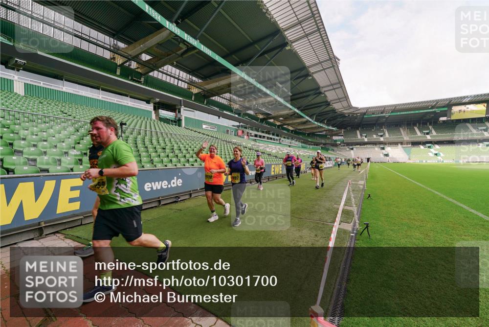 13.09.2026 - 21. swb-Marathon Bremen Michael Burmester http://msf.ph/oto/10301700 13.09.2026 10:47:21 Laufen im Stadion 10161, 10264, 10349, 10535, 10732, 10895, 10933, 10970, 11050, 11104, 11181, 11244, 11262, 11296, 11423, 11443, 11457, 11529, 11530, 11546, 11573, 11574, 11579, 11639, 11663, 11675, 11698, 11760, 12157, 12211, 12285, 12316, 12317, 12340, 12374, 12422, 12444, 12462, 12472, 10002, 10004, 10005, 10176, 10191, 10192, 10271, 10295, 10325, 10335, 10361, 10362, 10459, 10513, 10605, 10629, 10756, 10779, 10882, 10997, 10999, 11233, 11307 meine-sportfotos.de