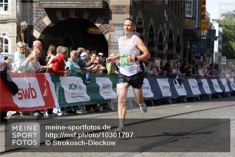 13.09.2026 - 21. swb-Marathon Bremen Strokosch-Dieckow http://msf.ph/oto/10301707 13.09.2026 12:52:31 Ziel 959, 1357, 553, 8729 meine-sportfotos.de