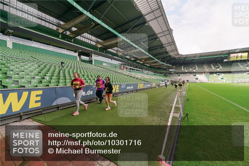 13.09.2026 - 21. swb-Marathon Bremen Michael Burmester http://msf.ph/oto/10301716 13.09.2026 10:47:26 Laufen im Stadion 10161, 10264, 10292, 10349, 10535, 10732, 10895, 10925, 10933, 10970, 11050, 11104, 11244, 11262, 11296, 11423, 11443, 11457, 11529, 11530, 11546, 11573, 11574, 11579, 11639, 11663, 11675, 11698, 11760, 12083, 12157, 12211, 12285, 12316, 12317, 12340, 12374, 12422, 12444, 12462, 12472, 10002, 10004, 10005, 10176, 10191, 10192, 10271, 10295, 10325, 10335, 10361, 10362, 10459, 10513, 10605, 10629, 10679, 10713, 10756, 10779, 10882, 10997, 10999, 11233, 11307 meine-sportfotos.de