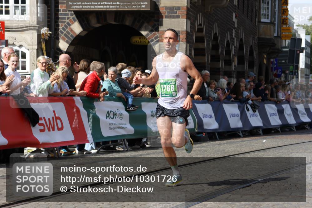 13.09.2026 - 21. swb-Marathon Bremen Strokosch-Dieckow http://msf.ph/oto/10301726 13.09.2026 12:52:31 Ziel 959, 1357, 553, 8729 meine-sportfotos.de