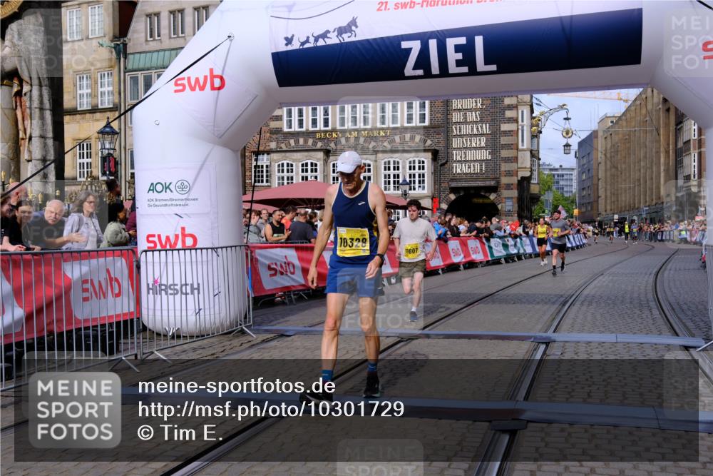 13.09.2026 - 21. swb-Marathon Bremen Tim E. http://msf.ph/oto/10301729 13.09.2026 10:43:49 Ziel 10328, 10346, 10618, 10742, 11468, 11607, 11826, 12406, 13509 meine-sportfotos.de
