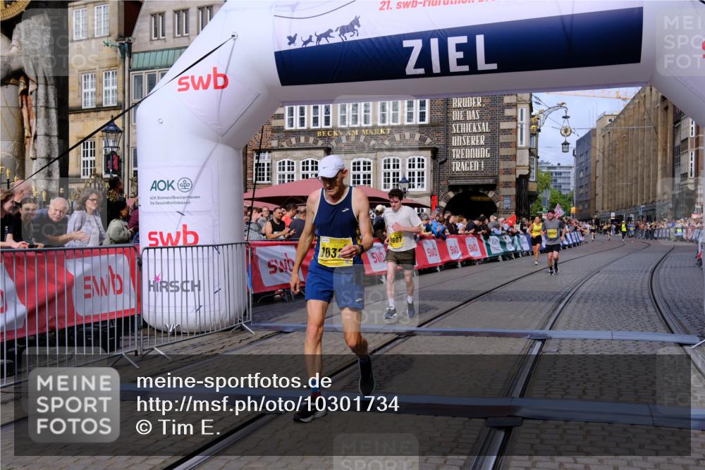 13.09.2026 - 21. swb-Marathon Bremen Tim E. http://msf.ph/oto/10301734 13.09.2026 10:43:49 Ziel 10328, 10346, 10618, 10742, 11468, 11607, 11826, 12406, 13509 meine-sportfotos.de