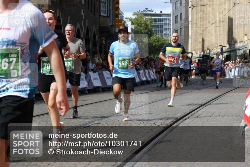 13.09.2026 - 21. swb-Marathon Bremen Strokosch-Dieckow http://msf.ph/oto/10301741 13.09.2026 13:29:52 Ziel 132, 1083, 1243, 1365, 1387, 1581, 2076, 2301, 2742, 2957, 3030, 3721, 4541, 4576, 5244, 5599, 6006, 6103, 6384, 6499, 6690, 6930, 7013, 7384, 7426, 7631, 7649, 7884, 8007, 8009, 8481, 8594, 8831, 9747, 9770, 10013, 13031, 1205, 1308, 1611, 1653, 1759, 1780, 1848, 2126, 3190, 3908, 5039, 5198, 5348, 5631, 6225, 6720, 6942, 6992, 6994, 7609, 7932, 8110, 8115, 8470, 9104, 9125 meine-sportfotos.de