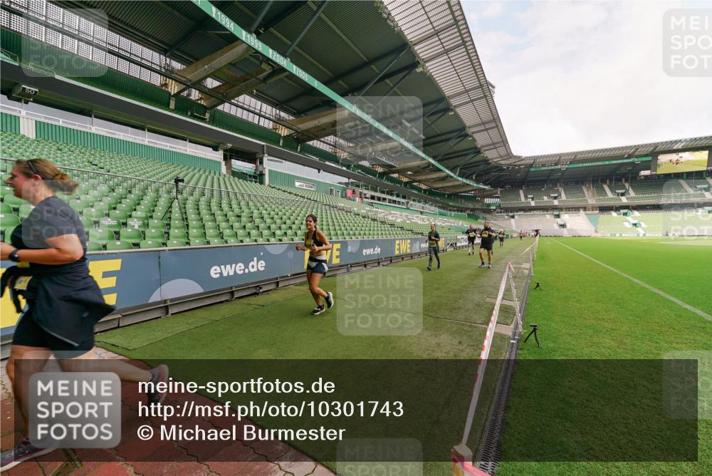 13.09.2026 - 21. swb-Marathon Bremen Michael Burmester http://msf.ph/oto/10301743 13.09.2026 10:47:41 Laufen im Stadion 10161, 10264, 10292, 10349, 10407, 10440, 10535, 10732, 10789, 10895, 10925, 10933, 10970, 11104, 11262, 11296, 11423, 11443, 11457, 11529, 11530, 11546, 11573, 11579, 11639, 11663, 11675, 11698, 12083, 12157, 12211, 12316, 12317, 12340, 12422, 12444, 12471, 12472, 12542, 12561, 10002, 10004, 10005, 10176, 10191, 10192, 10271, 10295, 10325, 10335, 10459, 10513, 10605, 10629, 10679, 10713, 10756, 10779, 10882, 10979, 10997, 10999, 11081, 11233, 11307 meine-sportfotos.de