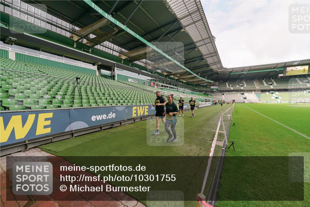 13.09.2026 - 21. swb-Marathon Bremen Michael Burmester http://msf.ph/oto/10301755 13.09.2026 10:47:50 Laufen im Stadion 10161, 10264, 10292, 10349, 10407, 10440, 10535, 10732, 10789, 10895, 10925, 10933, 10970, 11104, 11262, 11296, 11423, 11443, 11457, 11529, 11530, 11546, 11573, 11579, 11639, 11663, 11698, 12083, 12157, 12316, 12317, 12340, 12422, 12444, 12471, 12472, 12542, 12561, 10004, 10005, 10176, 10191, 10192, 10194, 10271, 10295, 10325, 10335, 10344, 10459, 10513, 10568, 10600, 10605, 10629, 10679, 10713, 10756, 10779, 10882, 10979, 10997, 10999, 11081, 11233, 11307 meine-sportfotos.de