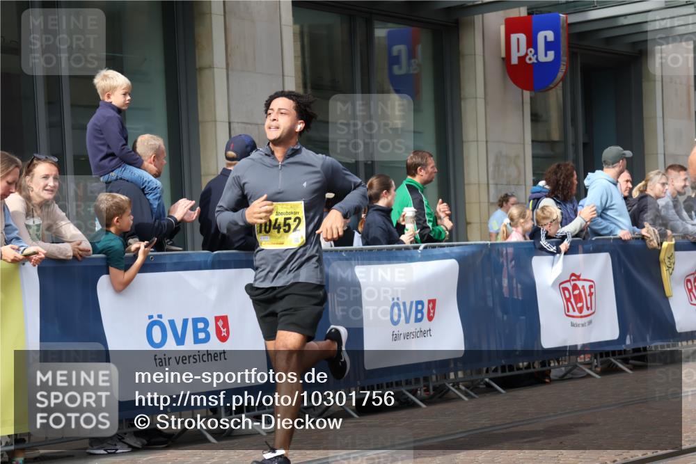 13.09.2026 - 21. swb-Marathon Bremen Strokosch-Dieckow http://msf.ph/oto/10301756 13.09.2026 10:49:58 Ziel 10170, 10233, 10525, 10840, 10876, 10923, 11111, 11128, 11178, 11497, 11499, 11622, 11680, 12045, 12078, 12240, 12269, 12447, 13562, 10452, 10508, 10593, 10709, 10966, 11005, 11007, 11035, 11183, 11415, 11717, 12380, 12510 meine-sportfotos.de