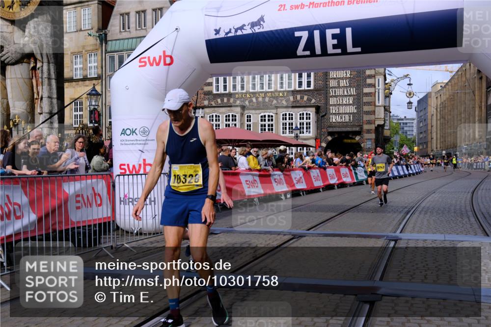 13.09.2026 - 21. swb-Marathon Bremen Tim E. http://msf.ph/oto/10301758 13.09.2026 10:43:50 Ziel 10328, 10346, 10618, 10742, 11468, 11607, 11826, 12406, 13509 meine-sportfotos.de