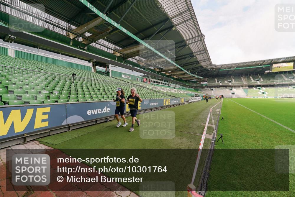 13.09.2026 - 21. swb-Marathon Bremen Michael Burmester http://msf.ph/oto/10301764 13.09.2026 10:47:53 Laufen im Stadion 10161, 10264, 10292, 10349, 10407, 10440, 10535, 10732, 10789, 10895, 10925, 10933, 10970, 11104, 11262, 11423, 11443, 11457, 11530, 11573, 11579, 11639, 11663, 11698, 12083, 12157, 12316, 12317, 12340, 12422, 12444, 12471, 12472, 12542, 12561, 10004, 10005, 10176, 10191, 10192, 10194, 10271, 10295, 10325, 10335, 10344, 10459, 10513, 10568, 10600, 10605, 10629, 10679, 10713, 10756, 10779, 10882, 10979, 10997, 10999, 11081, 11233, 11307, 12089 meine-sportfotos.de