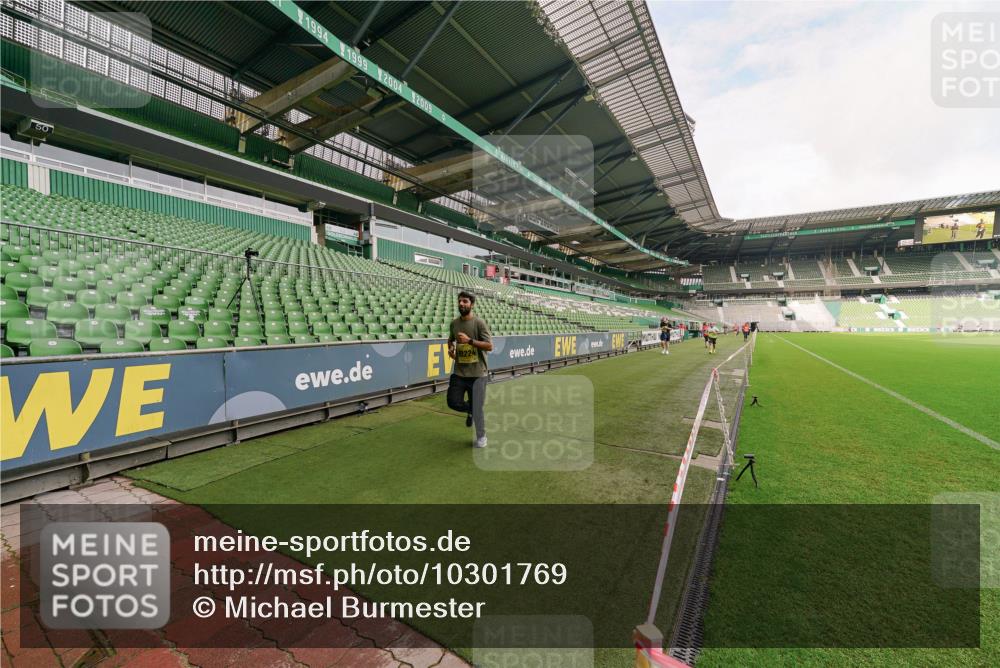 13.09.2026 - 21. swb-Marathon Bremen Michael Burmester http://msf.ph/oto/10301769 13.09.2026 10:48:02 Laufen im Stadion 10161, 10264, 10292, 10349, 10407, 10440, 10732, 10789, 10925, 10933, 10970, 11104, 11262, 11423, 11443, 11541, 11573, 11579, 11639, 11663, 11698, 11980, 12083, 12157, 12340, 12444, 12471, 12472, 12542, 12561, 10137, 10176, 10191, 10192, 10194, 10202, 10271, 10295, 10325, 10335, 10344, 10430, 10459, 10513, 10524, 10568, 10600, 10605, 10629, 10679, 10713, 10756, 10779, 10882, 10979, 10997, 10999, 11081, 11200, 11233, 11307, 12089, 12153 meine-sportfotos.de
