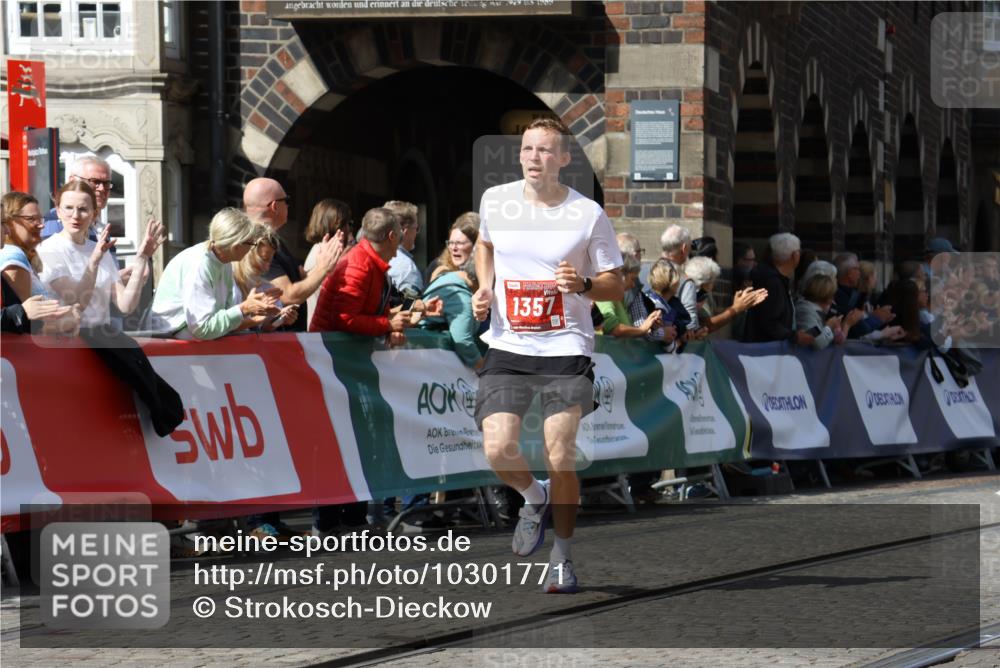 13.09.2026 - 21. swb-Marathon Bremen Strokosch-Dieckow http://msf.ph/oto/10301771 13.09.2026 12:52:41 Ziel 525, 959, 1357, 1507, 417, 553, 2100, 7244, 8729 meine-sportfotos.de