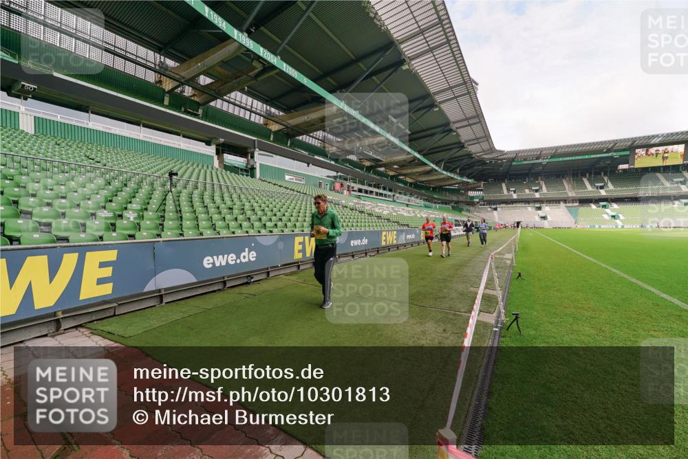 13.09.2026 - 21. swb-Marathon Bremen Michael Burmester http://msf.ph/oto/10301813 13.09.2026 10:49:05 Laufen im Stadion 10264, 10292, 10407, 10413, 10440, 10732, 10754, 10789, 10925, 11104, 11254, 11262, 11423, 11443, 11541, 11663, 11698, 11712, 11851, 11942, 11980, 12083, 12340, 12440, 12444, 12471, 12472, 12542, 12561, 10137, 10191, 10192, 10194, 10202, 10242, 10344, 10430, 10472, 10524, 10568, 10600, 10651, 10679, 10713, 10979, 11050, 11081, 11181, 11200, 11244, 11296, 11309, 11367, 11529, 11530, 11546, 11574, 11675, 11709, 11760, 11821, 12089, 12153, 12177, 12178 meine-sportfotos.de