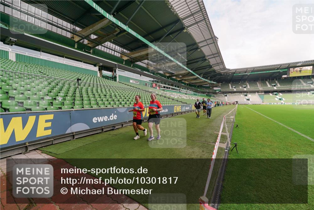 13.09.2026 - 21. swb-Marathon Bremen Michael Burmester http://msf.ph/oto/10301817 13.09.2026 10:49:09 Laufen im Stadion 10264, 10292, 10407, 10413, 10440, 10710, 10732, 10754, 10789, 10925, 11104, 11254, 11262, 11423, 11443, 11541, 11698, 11712, 11851, 11942, 11980, 12083, 12440, 12444, 12471, 12472, 12542, 12561, 10137, 10194, 10202, 10242, 10344, 10430, 10472, 10524, 10568, 10600, 10651, 10679, 10713, 10979, 11050, 11081, 11181, 11200, 11244, 11296, 11309, 11367, 11457, 11529, 11530, 11546, 11574, 11675, 11709, 11760, 11821, 12089, 12153, 12177, 12178 meine-sportfotos.de