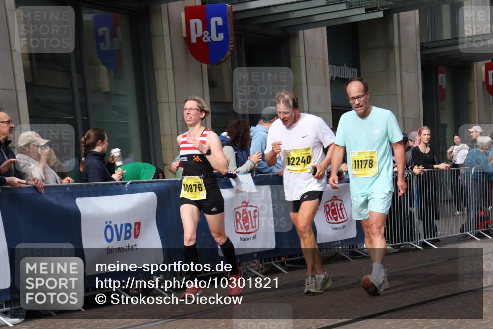 13.09.2026 - 21. swb-Marathon Bremen Strokosch-Dieckow http://msf.ph/oto/10301821 13.09.2026 10:50:00 Ziel 10170, 10233, 10525, 10840, 10876, 10923, 11111, 11128, 11178, 11497, 11499, 11622, 11680, 11742, 12045, 12078, 12240, 12269, 12447, 13562, 10452, 10508, 10593, 10709, 10966, 11005, 11007, 11035, 11183, 11415, 12380, 12510 meine-sportfotos.de